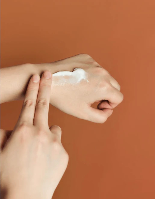 کرم مغذی و ترمیمی skin1004 با ترکیب پروبیوتیک و سنتلا برای بازسازی پوست