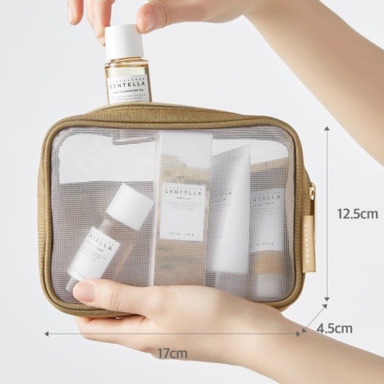 کیف شفاف برند اسکین۱۰۰۴(skin1004) با لوگوی برند روی بدنه کیف